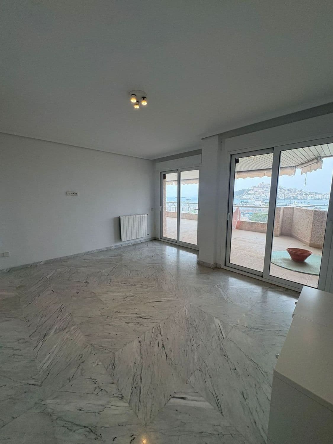Piso en venta en Marina Botafoc - Talamanca