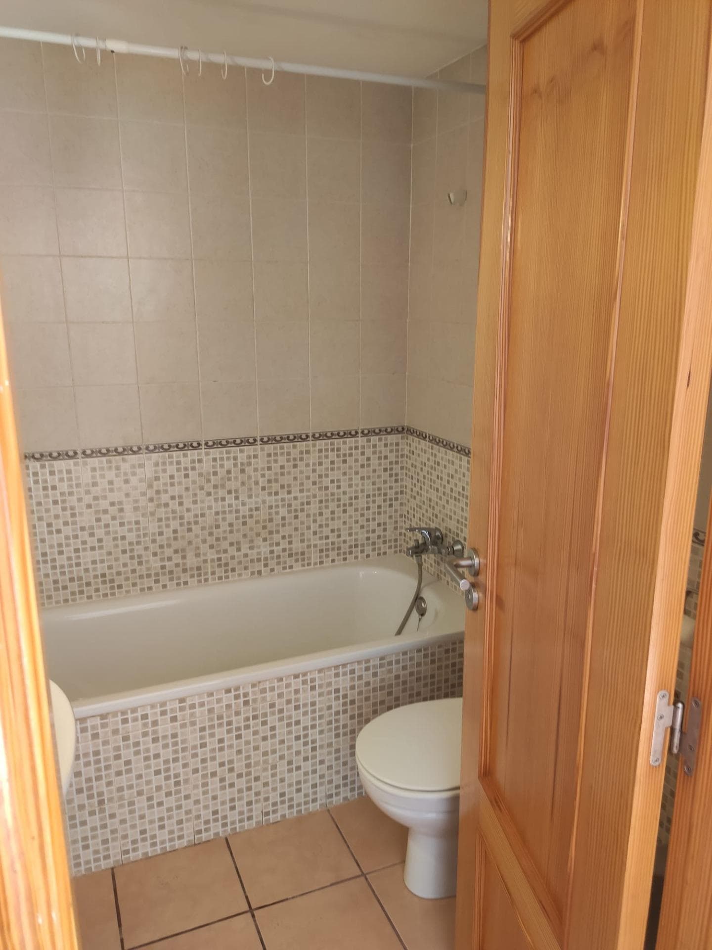 Piso con piscina, terraza, garaje y ascensor en Cala de Bou – Ibiza