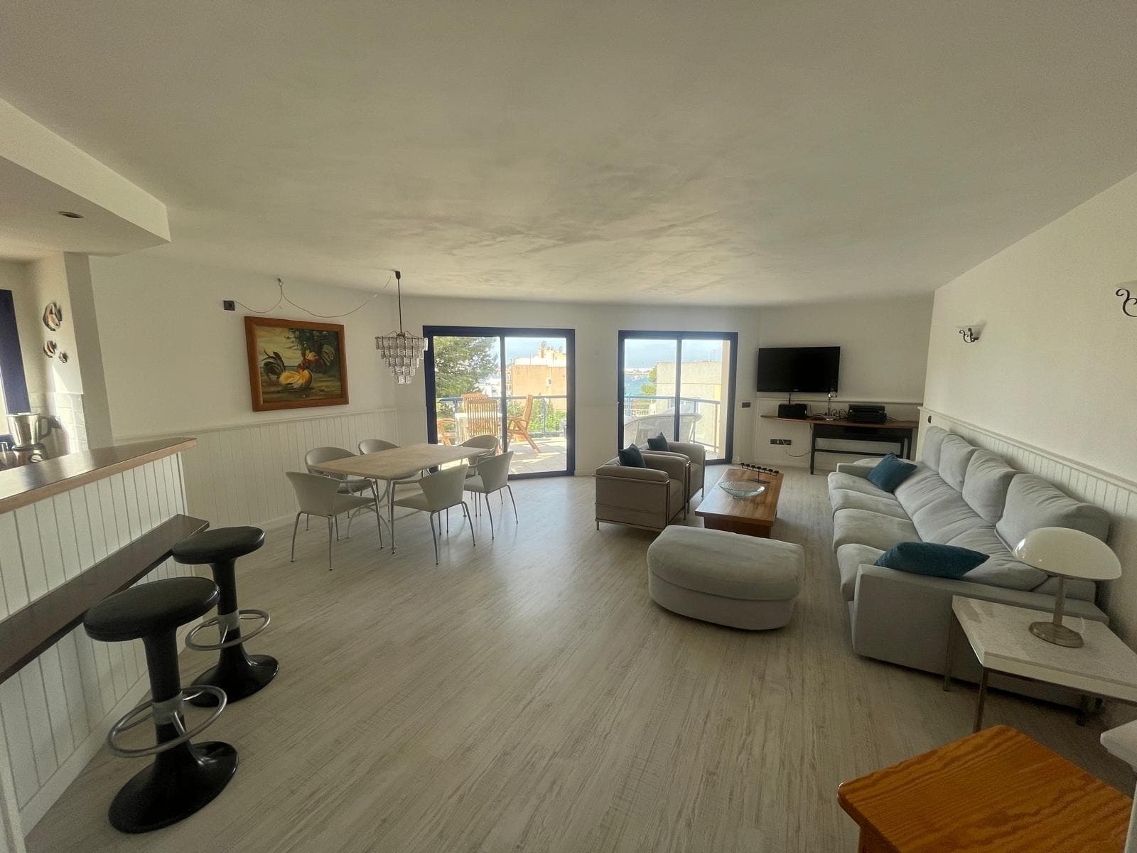 Exclusiva vivienda en Talamanca | 4 dormitorios, 3 baños | Alquiler anual