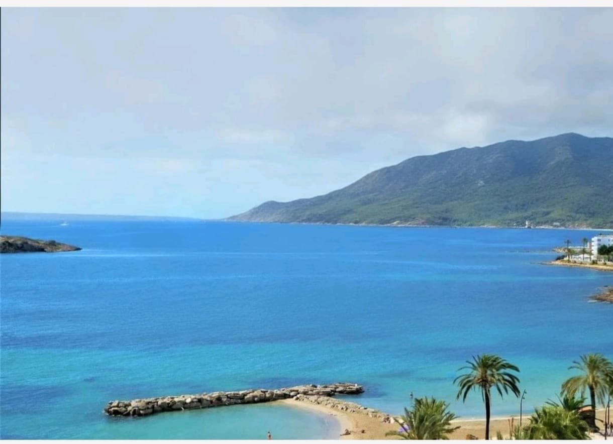 SE VENDE PISO CON VISTAS AL MAR EN FIGUERETES