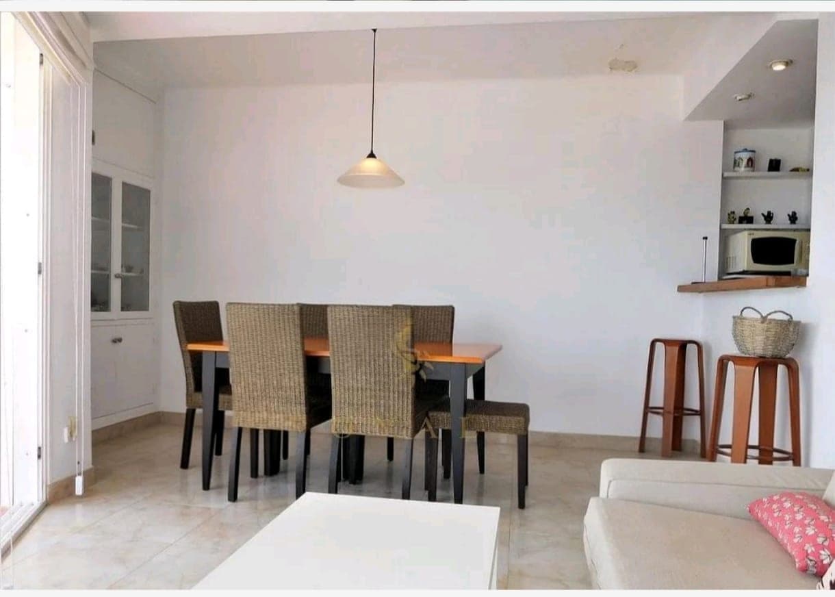 SE VENDE PISO CON VISTAS AL MAR EN FIGUERETES