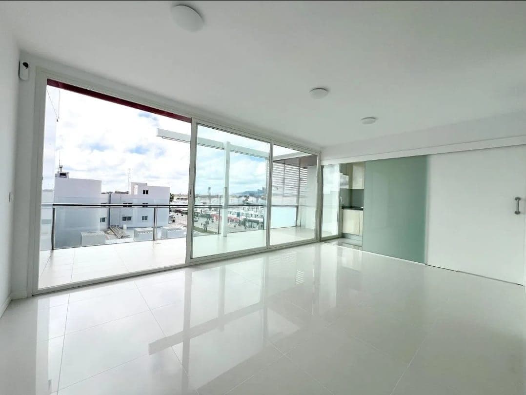 SE VENDE DUPLEX EN PLAYA DEN BOSSA