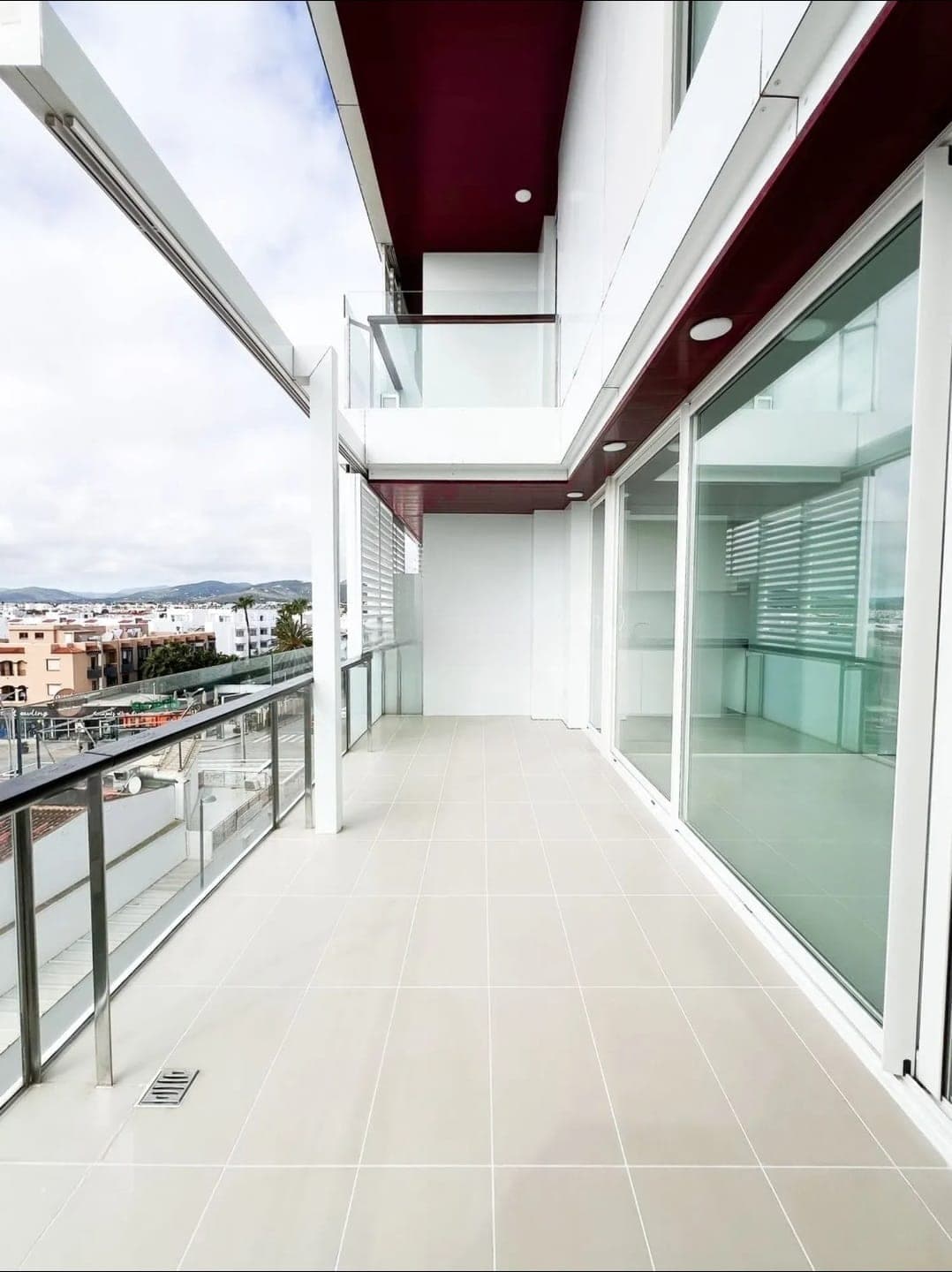 SE VENDE DUPLEX EN PLAYA DEN BOSSA