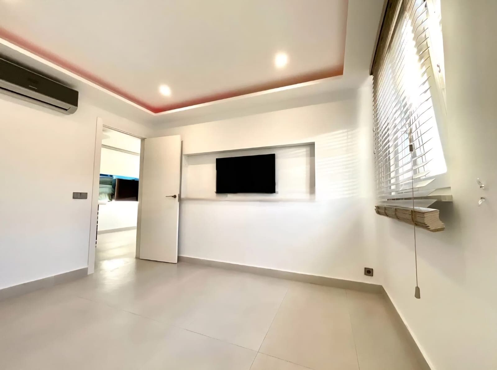 SE VENDE MAGNIFIO PISO EN MARINA BOTAFOCH