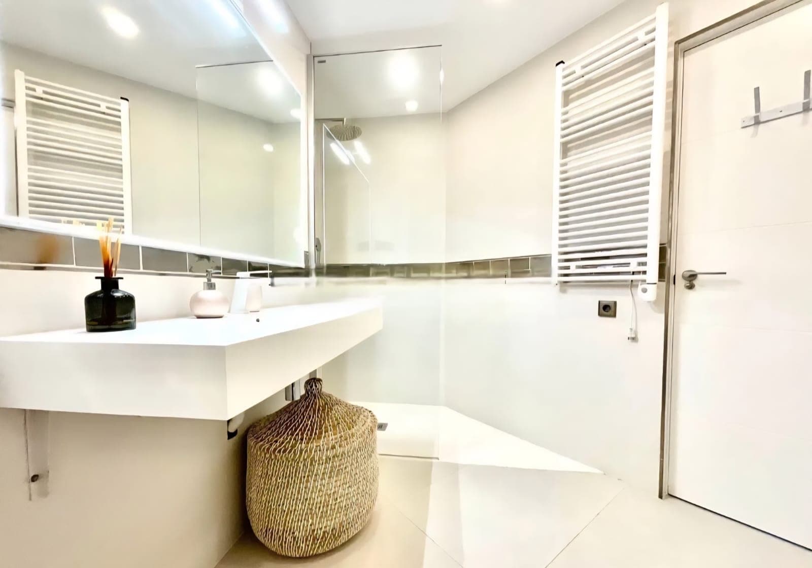 SE VENDE MAGNIFIO PISO EN MARINA BOTAFOCH