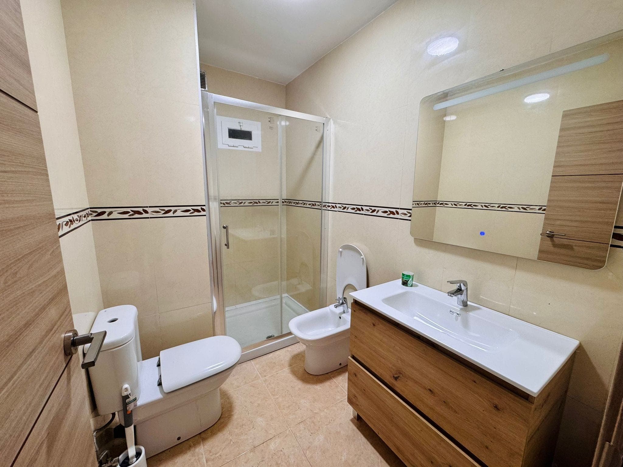 NOVEDAD EN SAN ANTONIO ESTUPENDA PRIMERA PLANTA IDEAL PARA INVERSORES