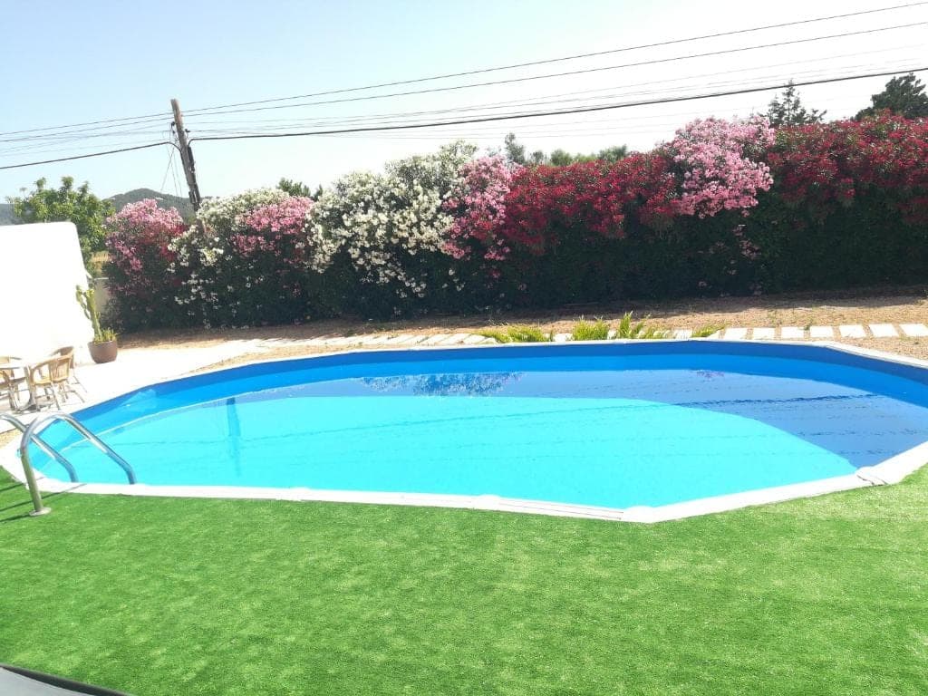 Estupendo chalet con anexo y piscina cerca de Sant Jordi