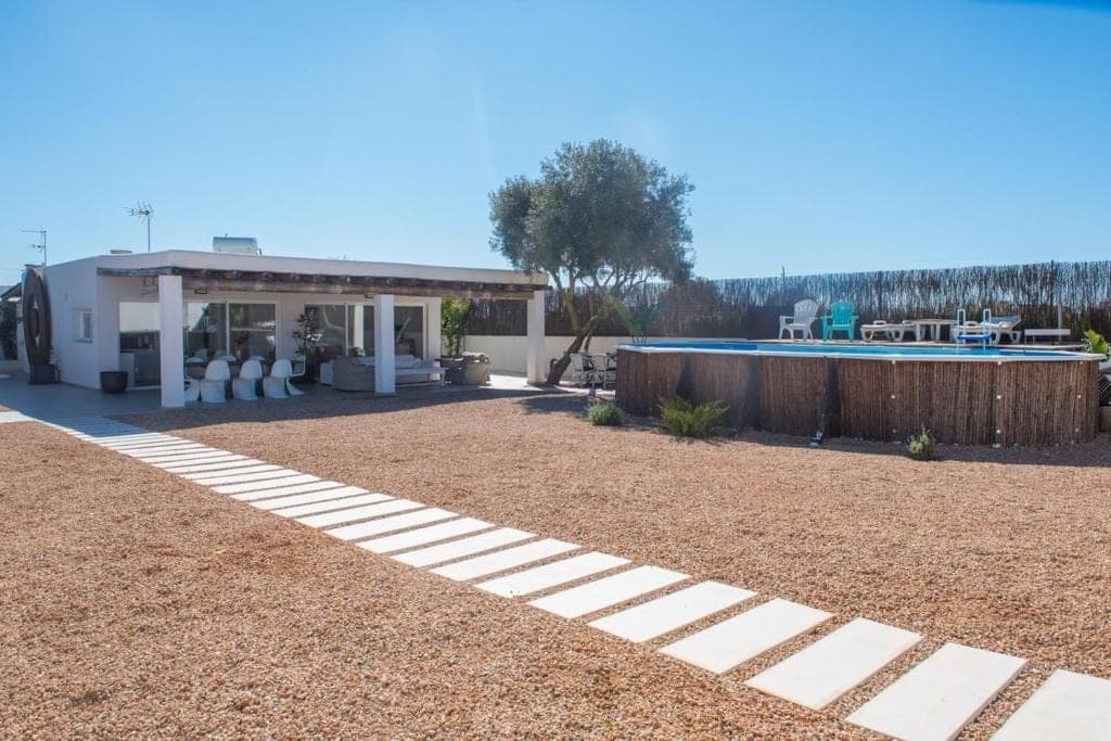 Estupendo chalet con anexo y piscina cerca de Sant Jordi