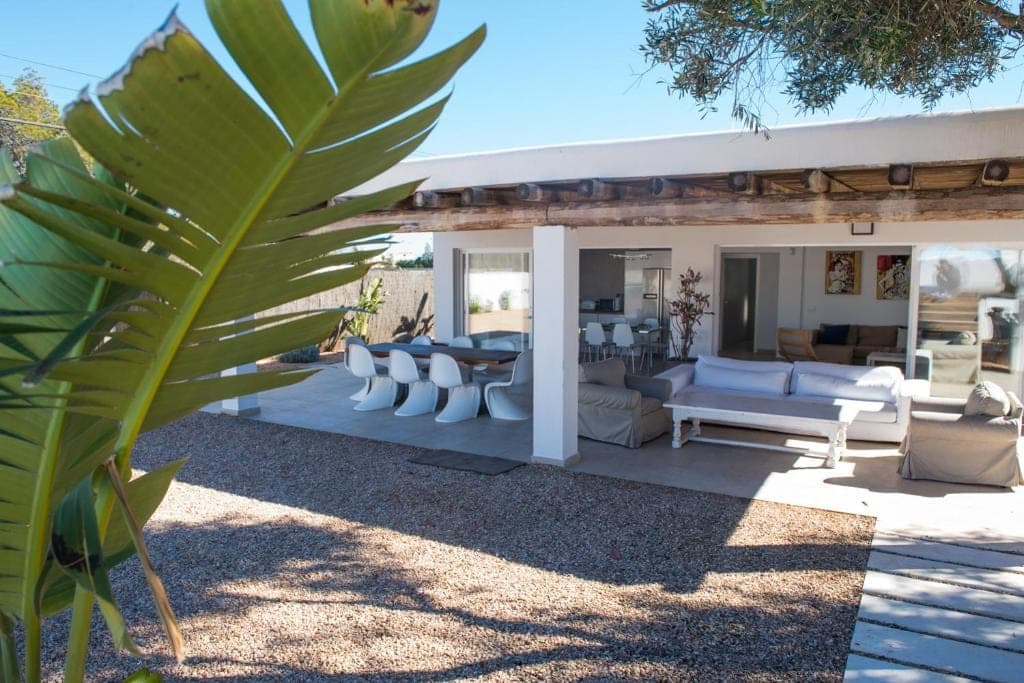 Estupendo chalet con anexo y piscina cerca de Sant Jordi